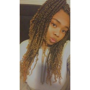 Meet your Posher, Mya